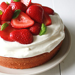 Balsamic Strawberry Sponge Cake recipe